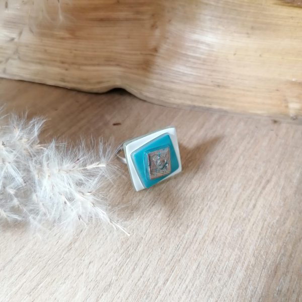 Bague en verre  blanc, bleu turquoise et argent