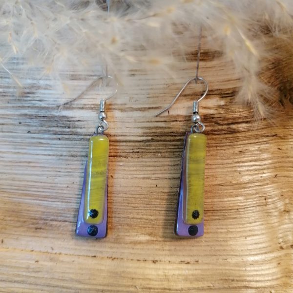 Boucles d’oreilles en verre fusionnée de couleur violet, jaune